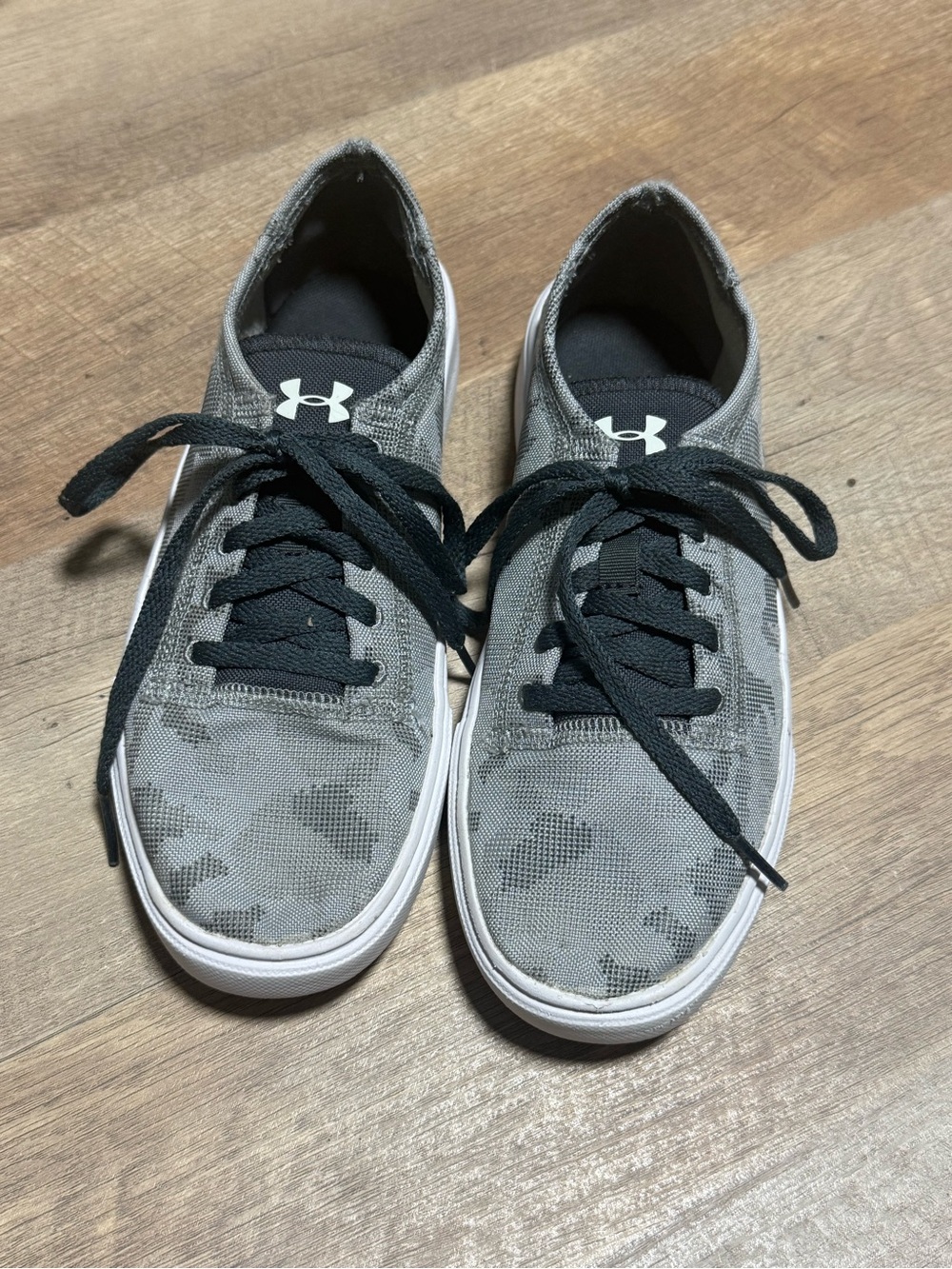 Under Armour Kickit 2 Low Utility Sneakers Boys Size 3Y Gray Camo